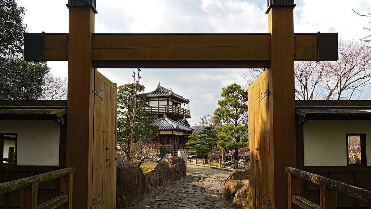 歴史と文化が薫る北摂の城郭庭園「池田城跡公園」